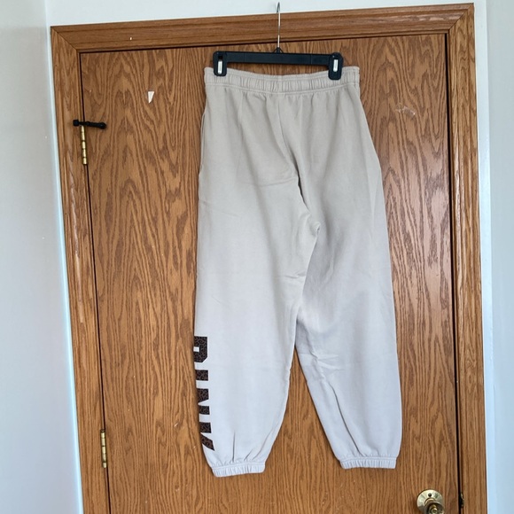 Cream Sweatpants with leopard Lettering - Picture 4 of 7